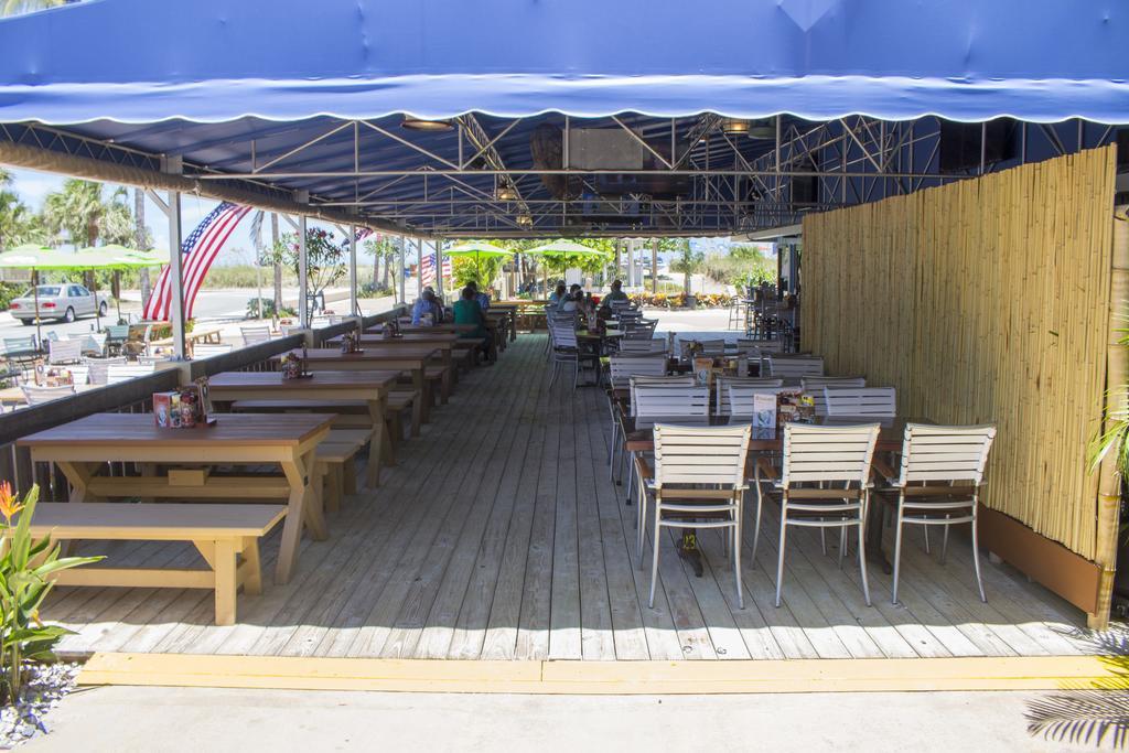 Rhumcay Beach Resort And Grille Fort Pierce Exterior photo