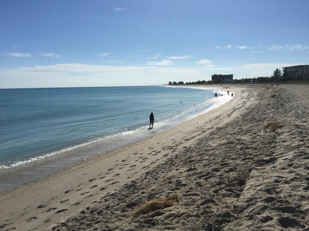 Rhumcay Beach Resort And Grille Fort Pierce Exterior photo